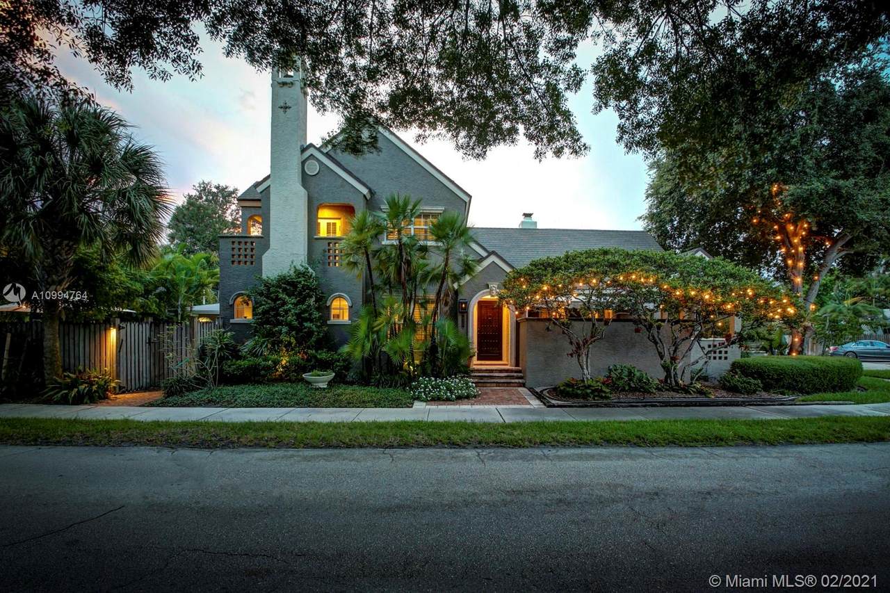525 15th Ave - Photo 1