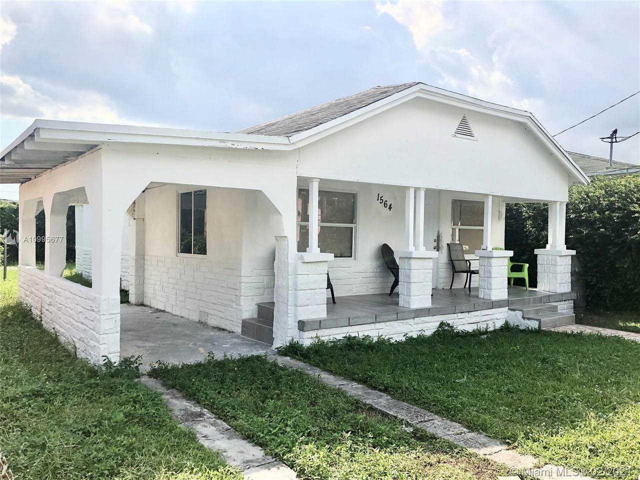 1564 67th St - Photo 1