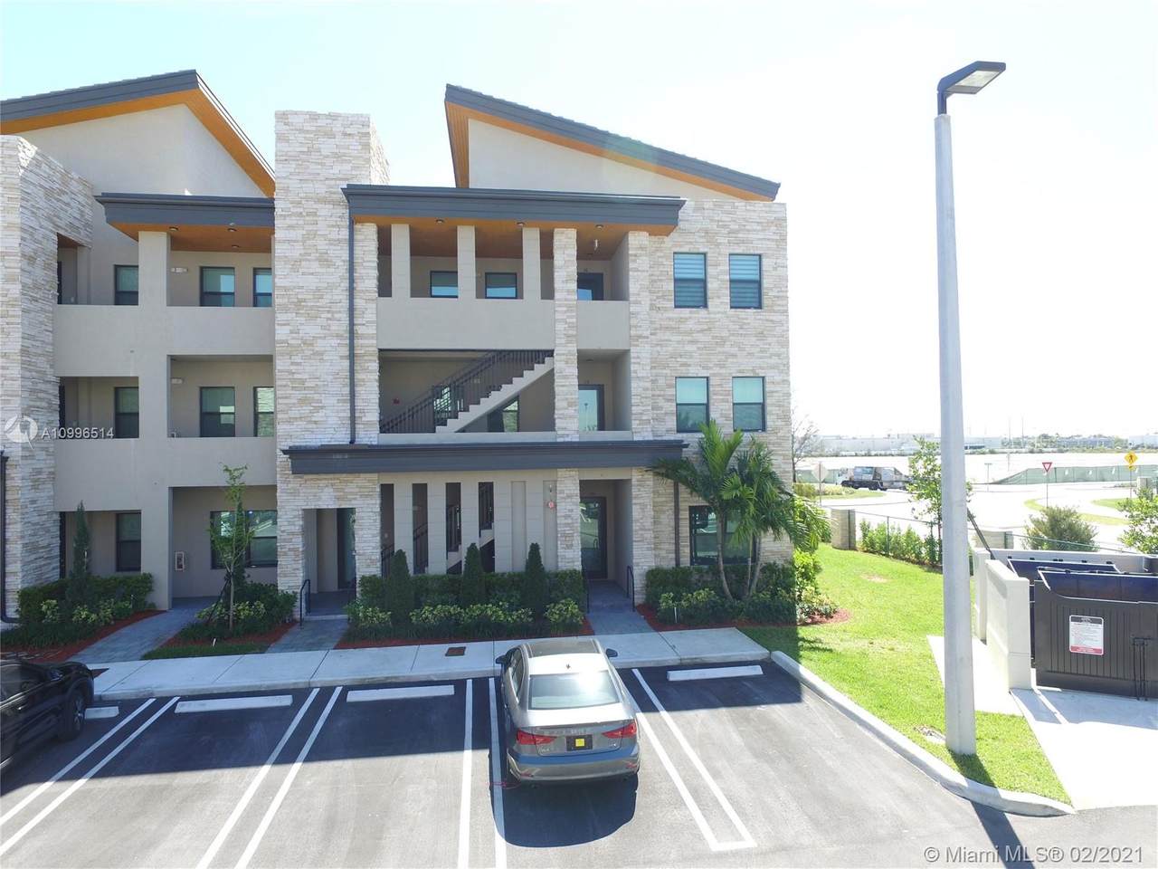 7805 104th Ave - Photo 1