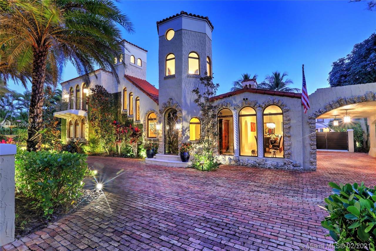 1020 Sorolla Ave - Photo 1