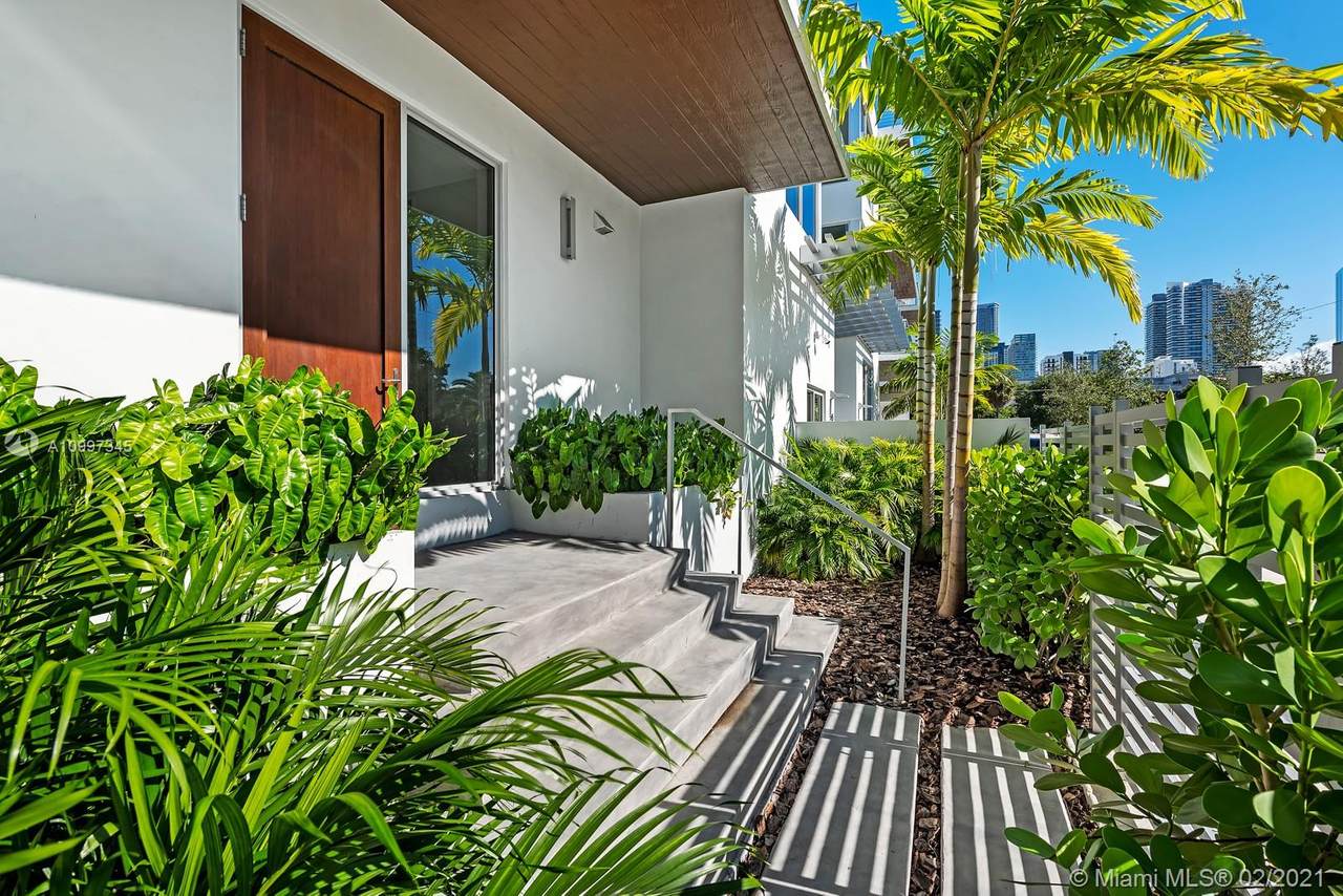 545 11TH STREET - Photo 1