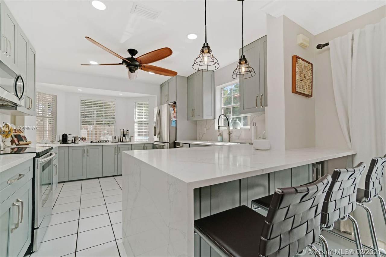 5460 49th Ave - Photo 1