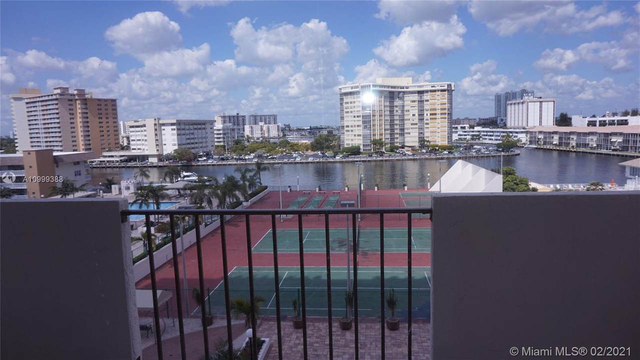1865 Ocean Dr - Photo 1