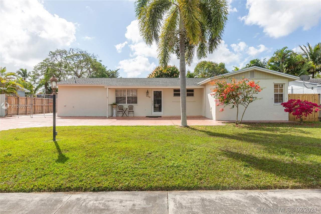 446 17th Ct - Photo 1