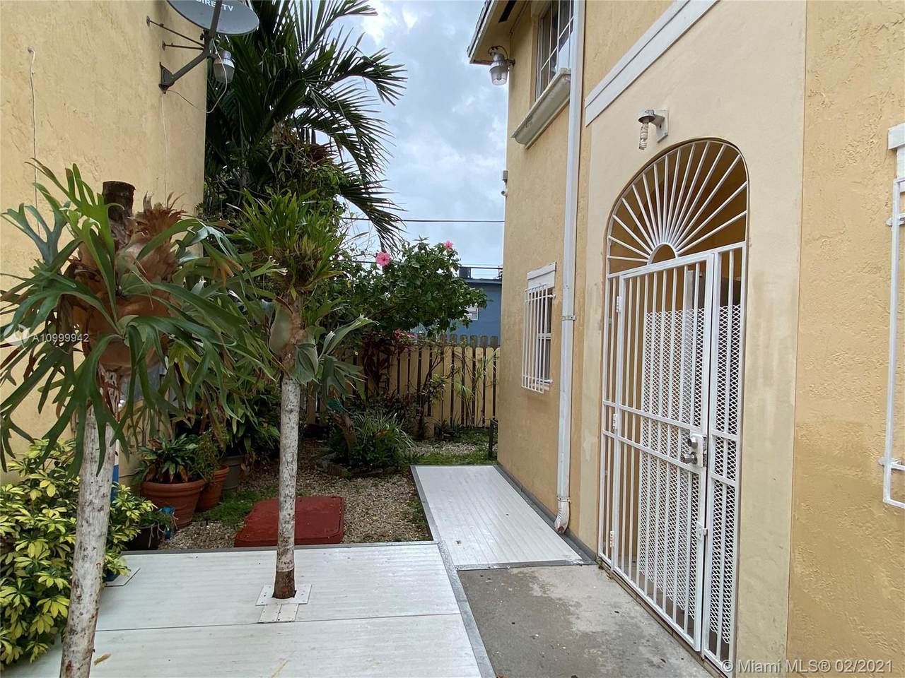 452 2nd St - Photo 1