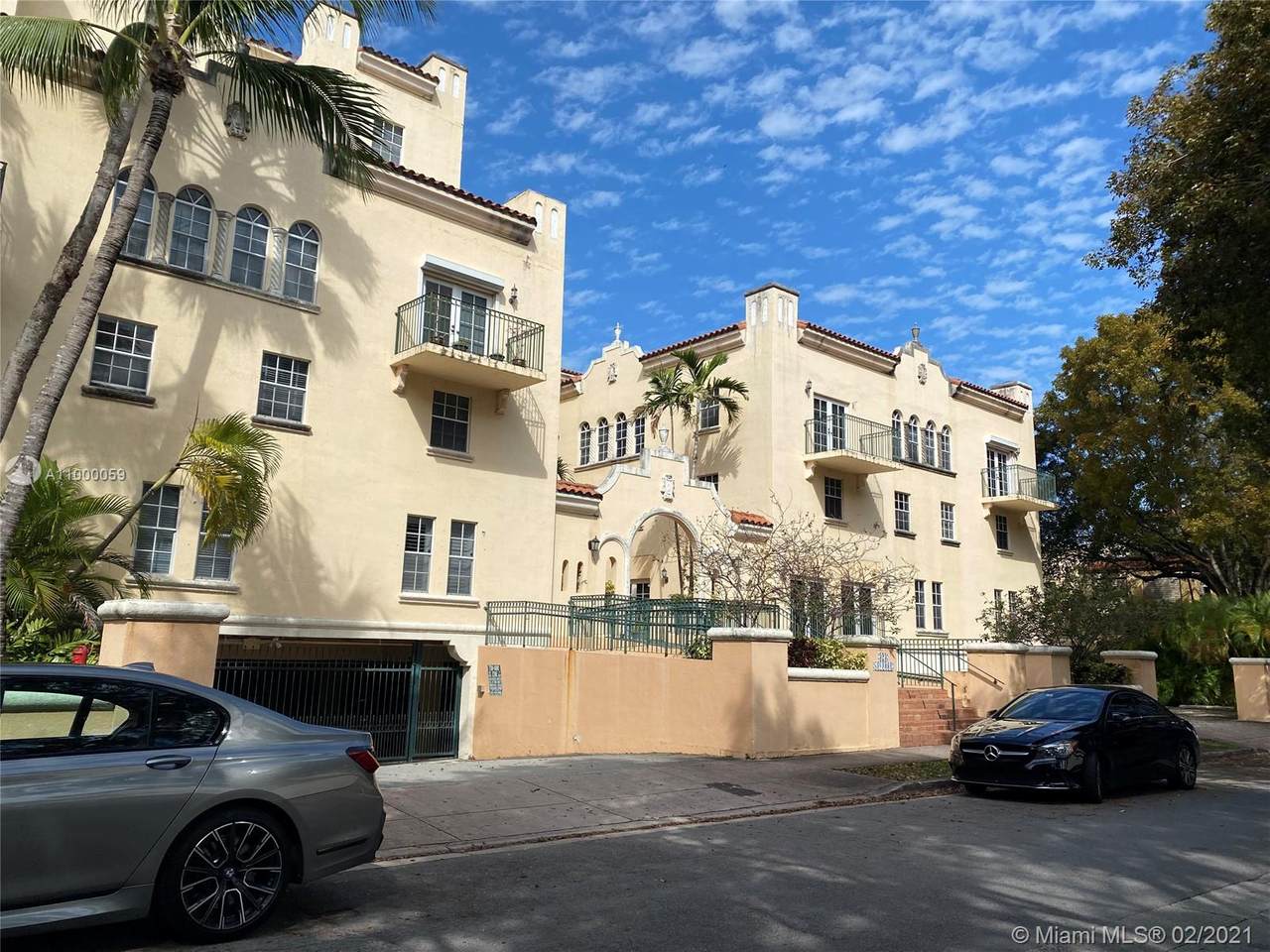 323 Navarre Ave - Photo 1