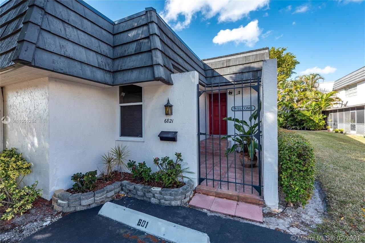 6821 4th Ct - Photo 1