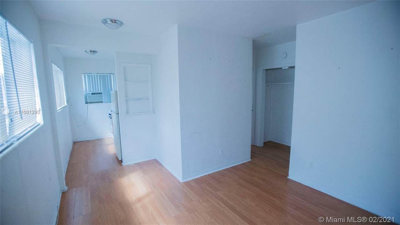 461 6th St - Photo 1