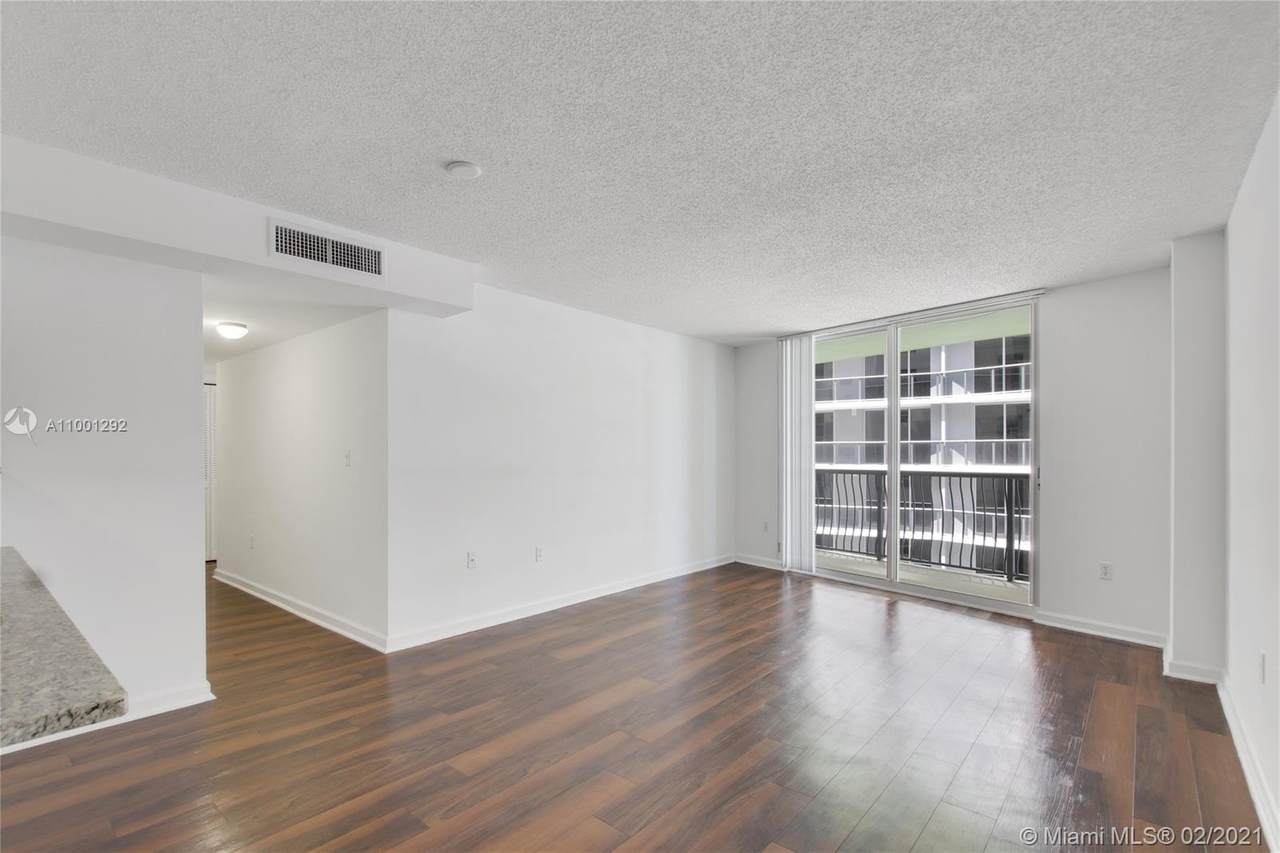 1756 Bayshore Dr - Photo 1