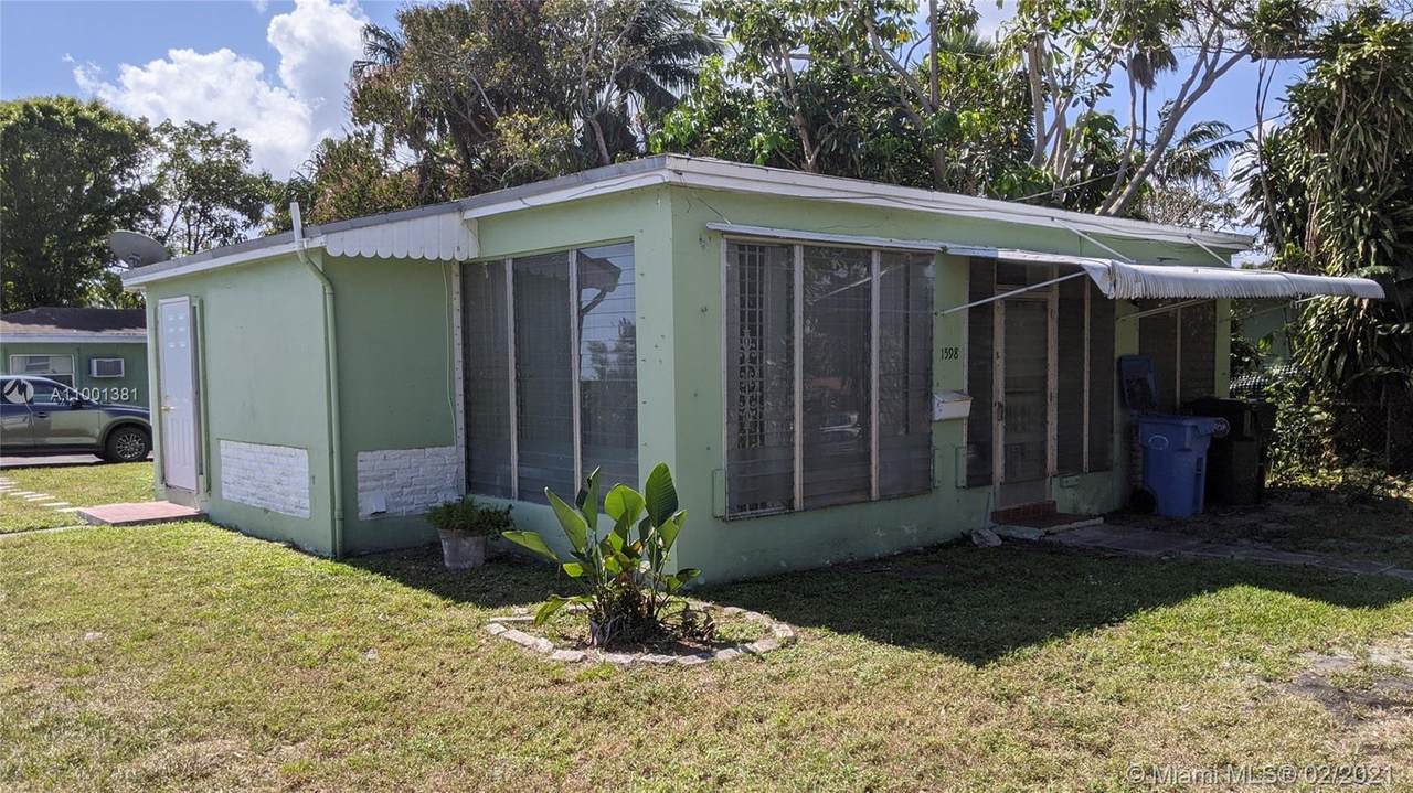 1598 33th Street - Photo 1