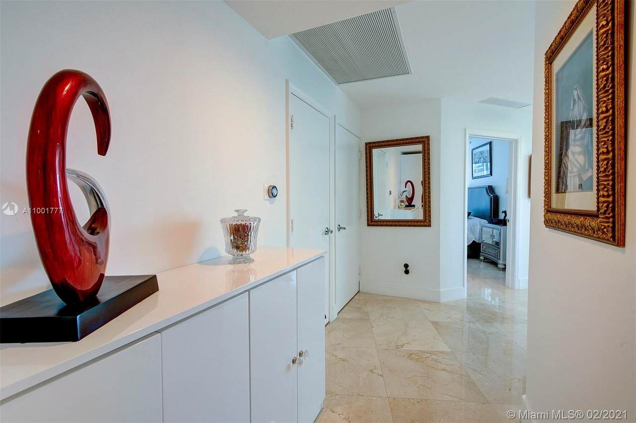 60 13th St - Photo 1