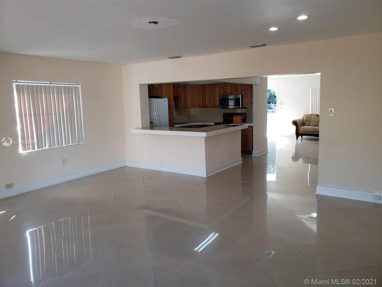 12445 42nd St - Photo 1
