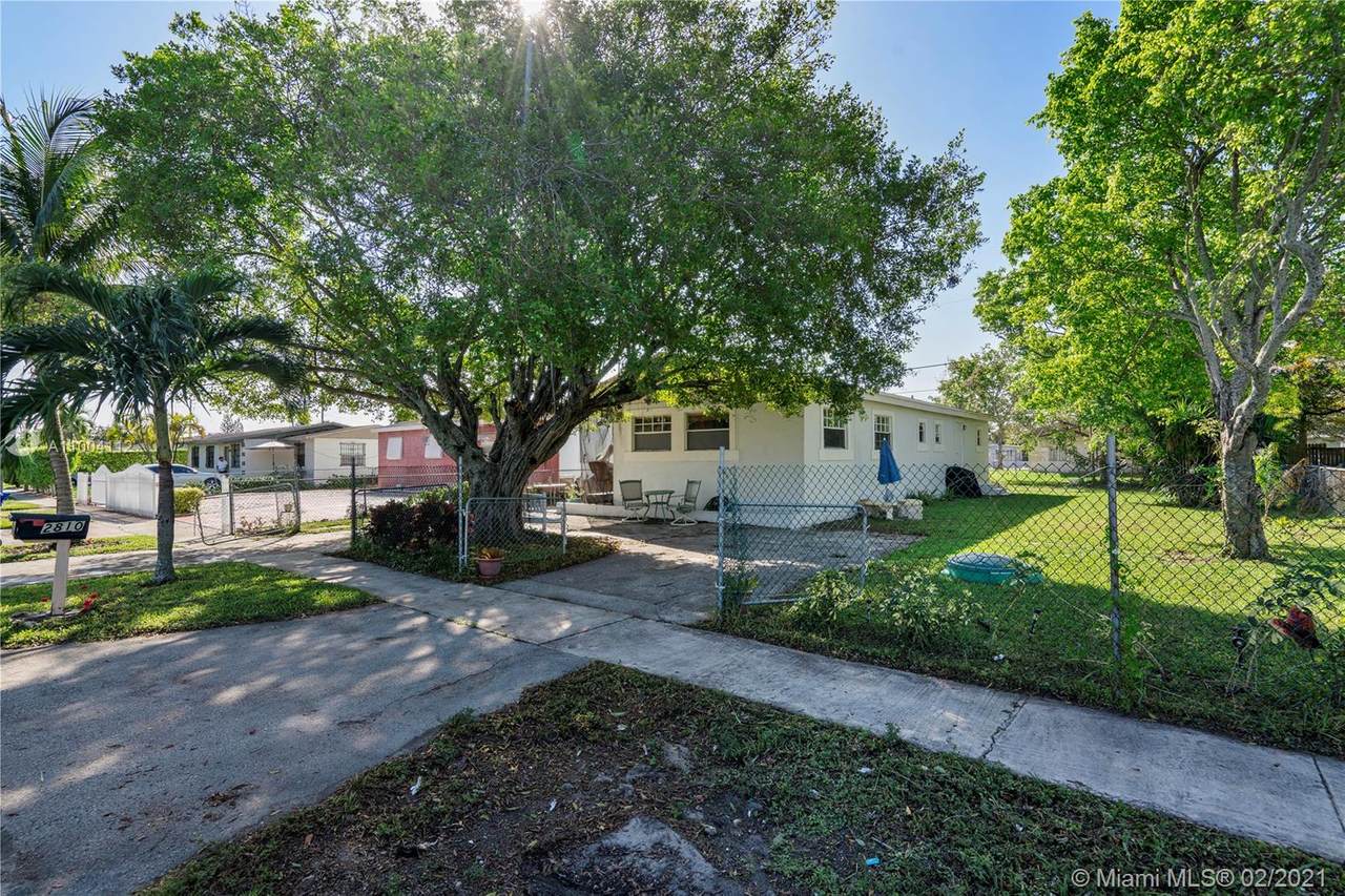 2810 6th Ct - Photo 1