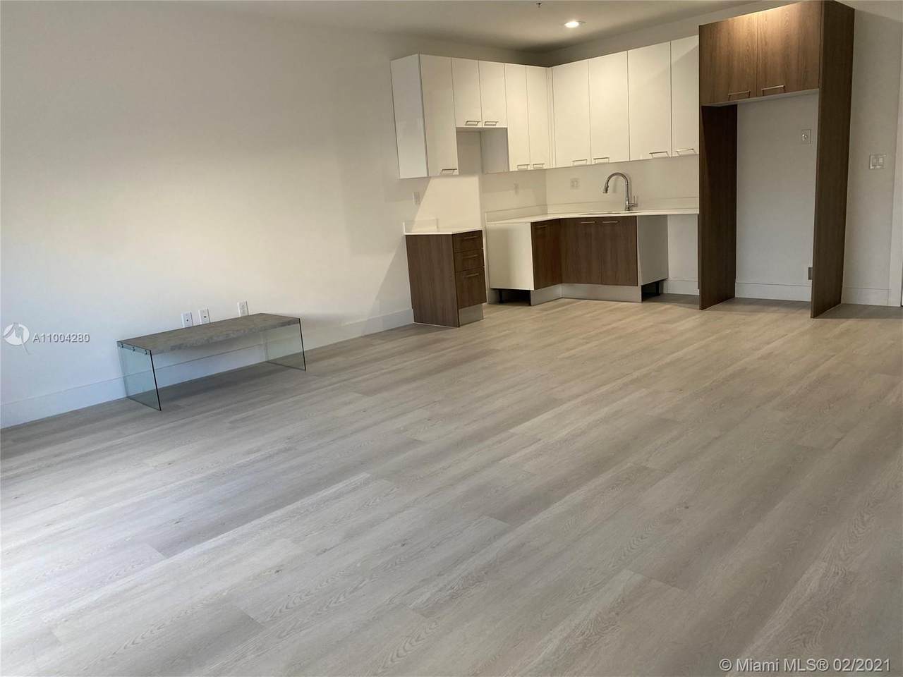 410 36th St - Photo 1