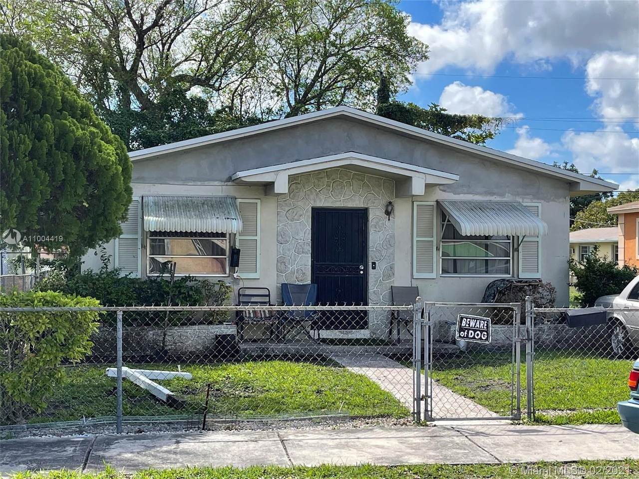 1960 50th St - Photo 1