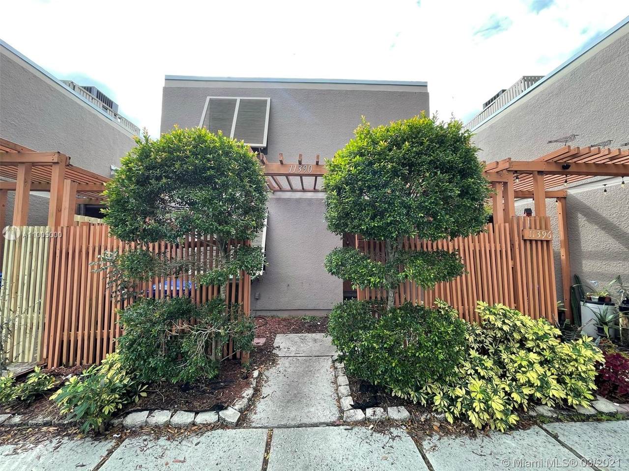 11390 14th Ct - Photo 1