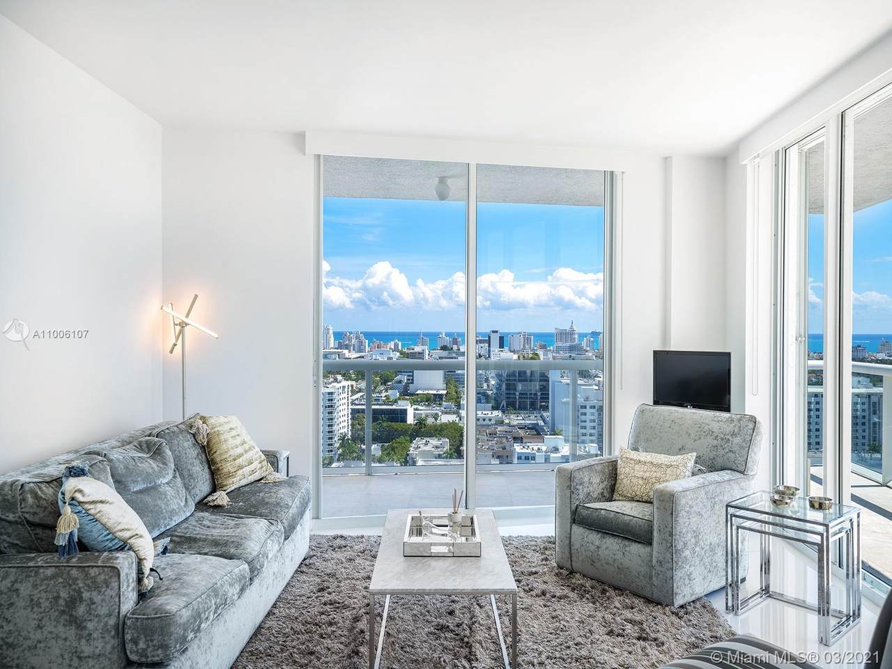 10 Venetian Way - Photo 1
