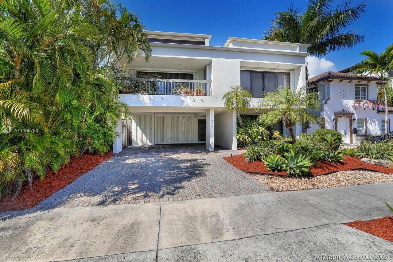 1827 Bayshore Ln - Photo 1