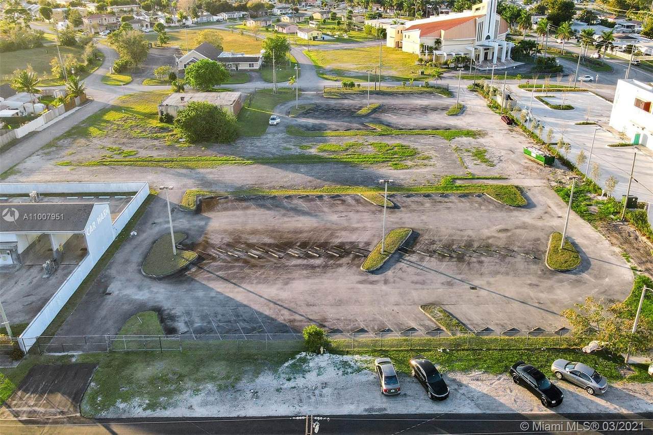 144TH & LINCOLN BLVD - Photo 1