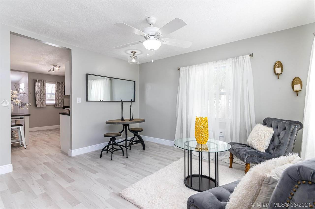 221 C St - Photo 1