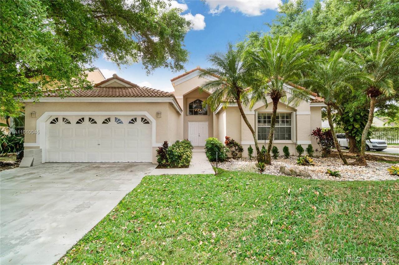 335 Lake Crest Ct - Photo 1