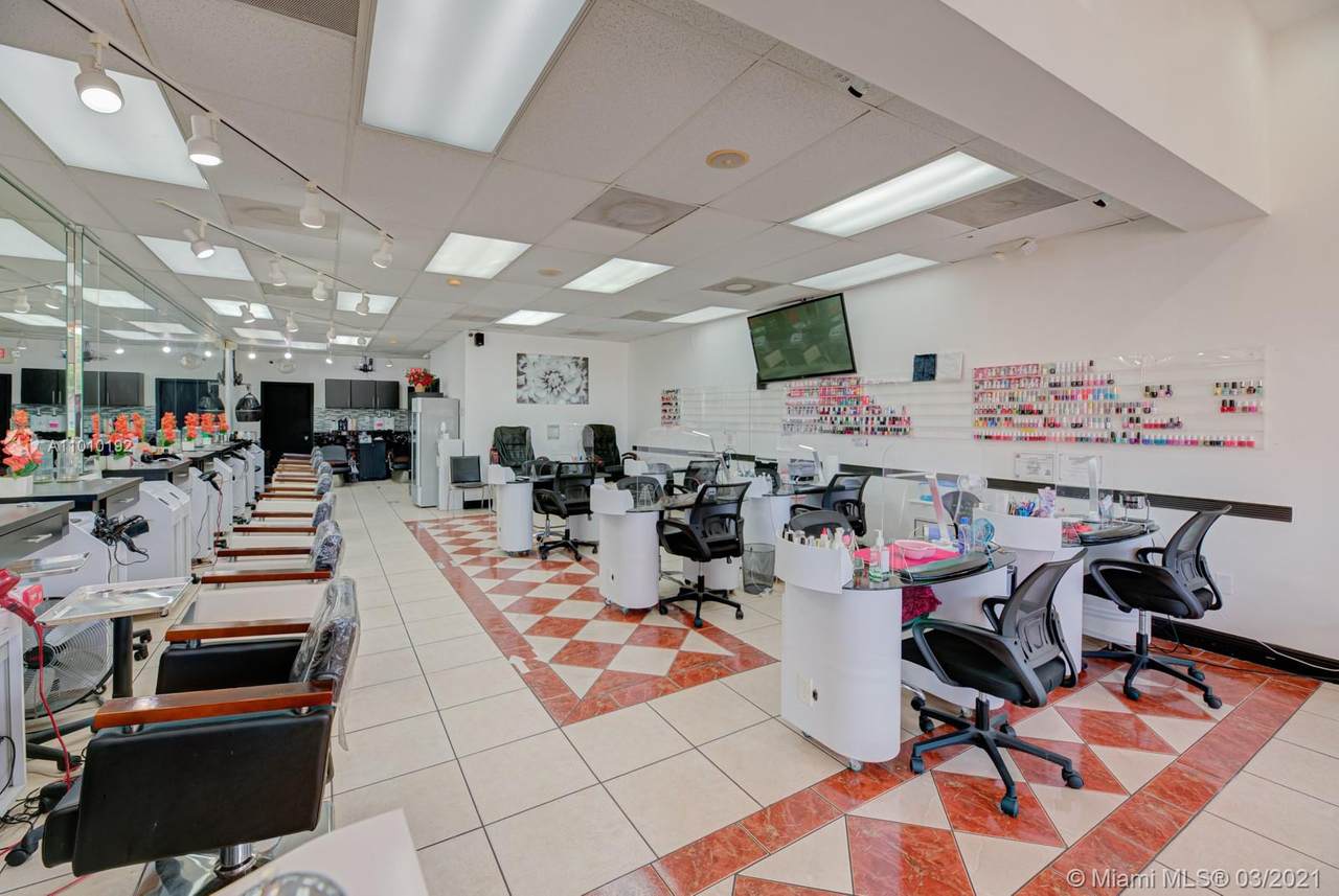 8729 24 St - Photo 1