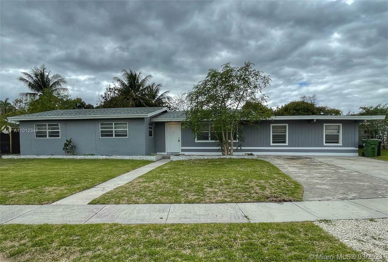 1725 10th Ave - Photo 1