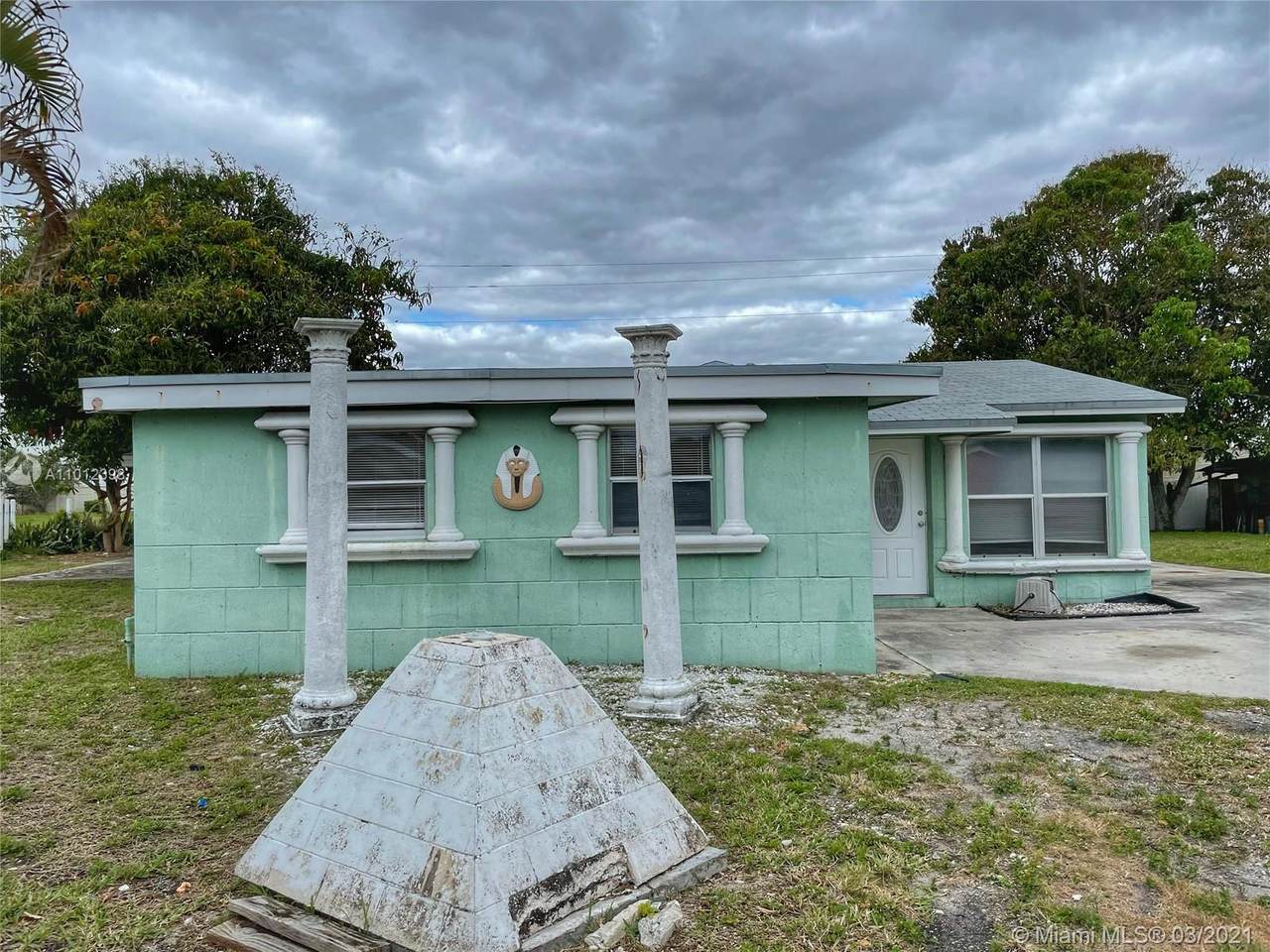 465 3rd Way - Photo 1