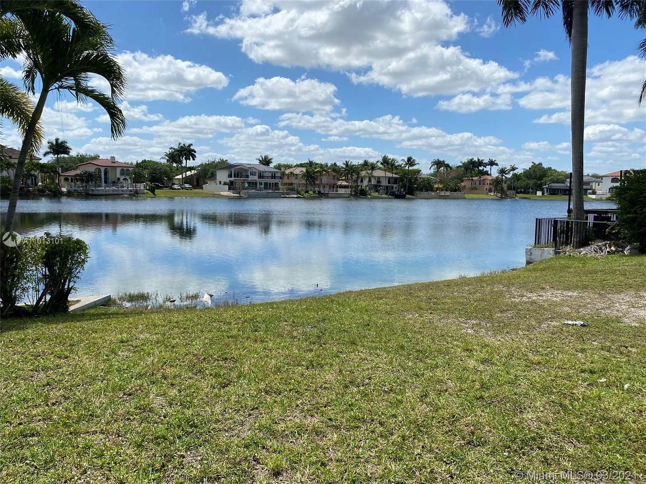 8454 168 Terrace - Photo 1