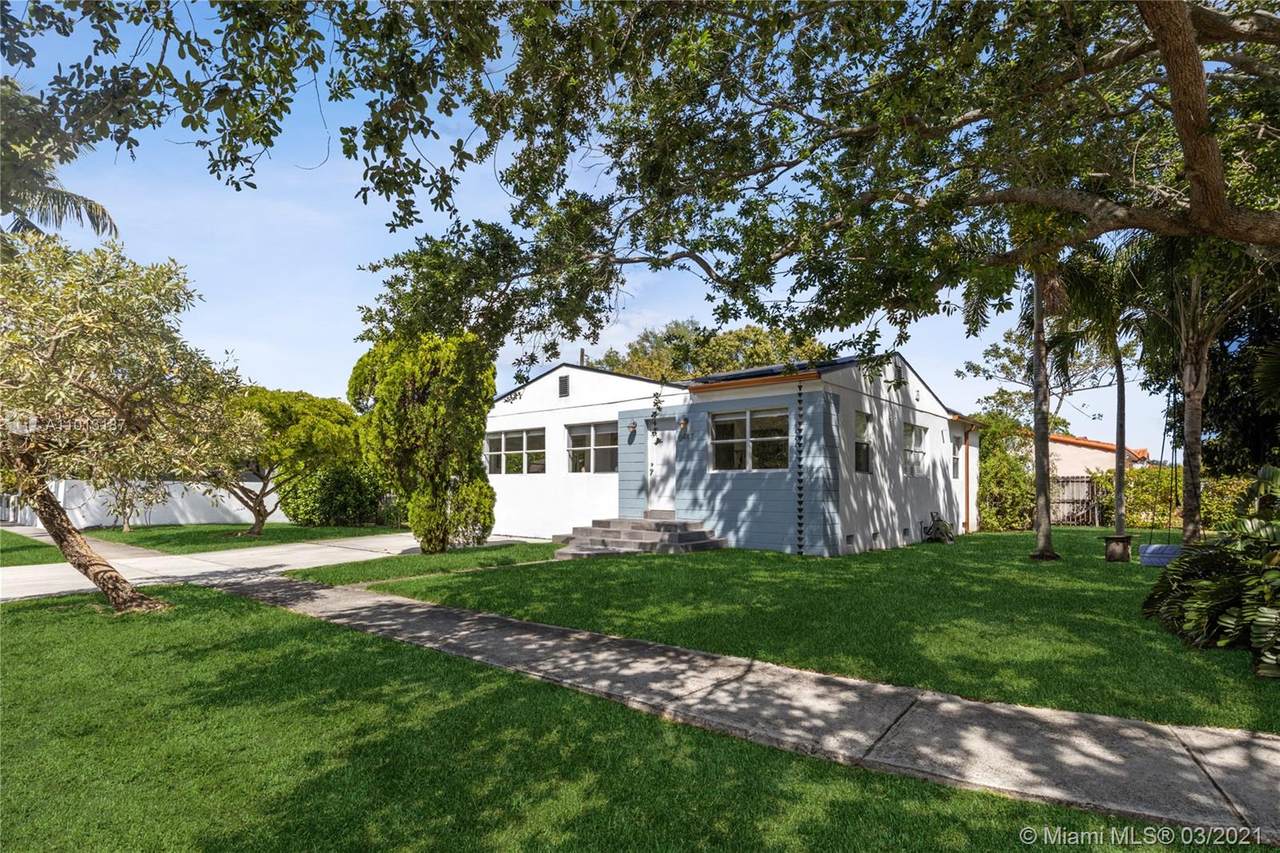 6487 11th St - Photo 1