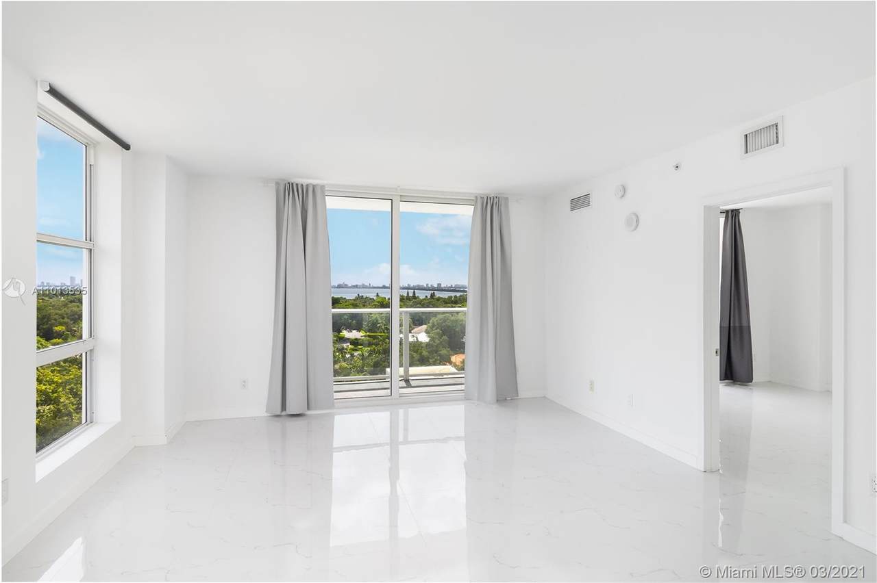 4250 Biscayne Blvd - Photo 1