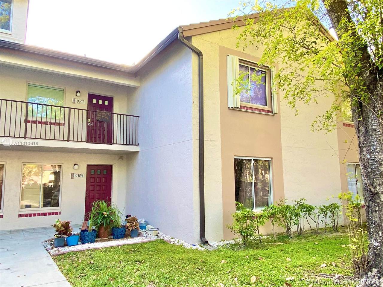 9305 138th Pl - Photo 1