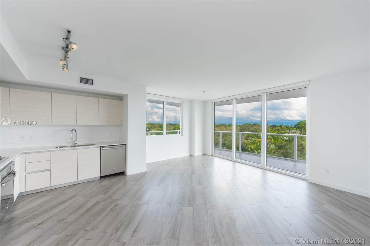 4250 Biscayne Blvd - Photo 1