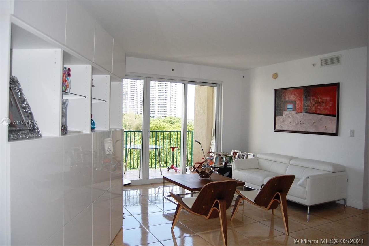 20000 Country Club Dr - Photo 1