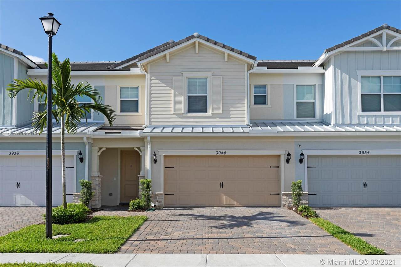 3944 Mahogany Ln - Photo 1