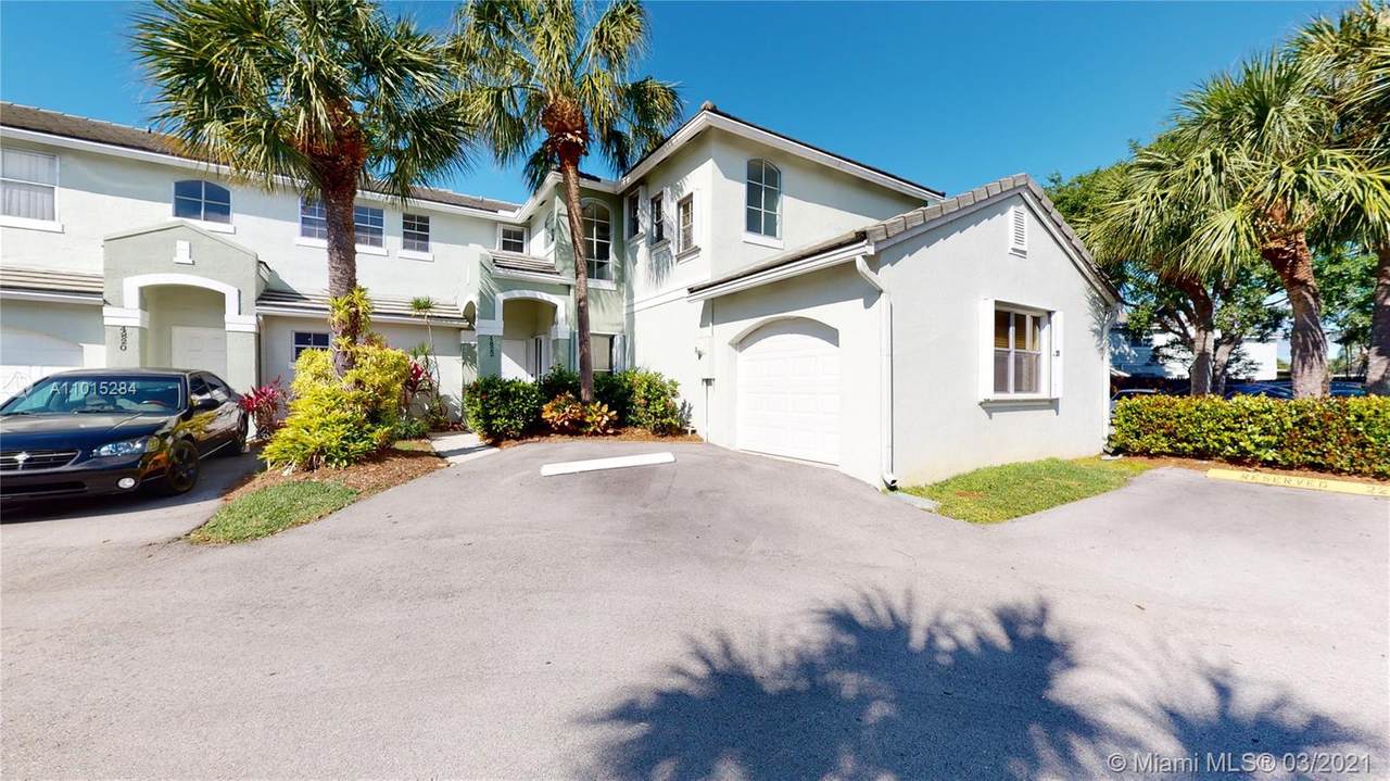 4822 Grapevine Way - Photo 1
