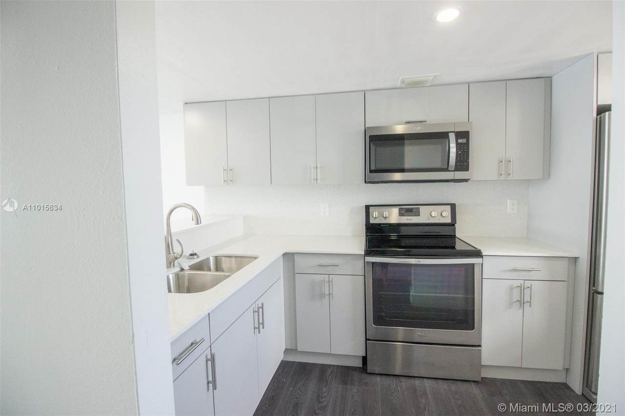 315 109th Ave - Photo 1