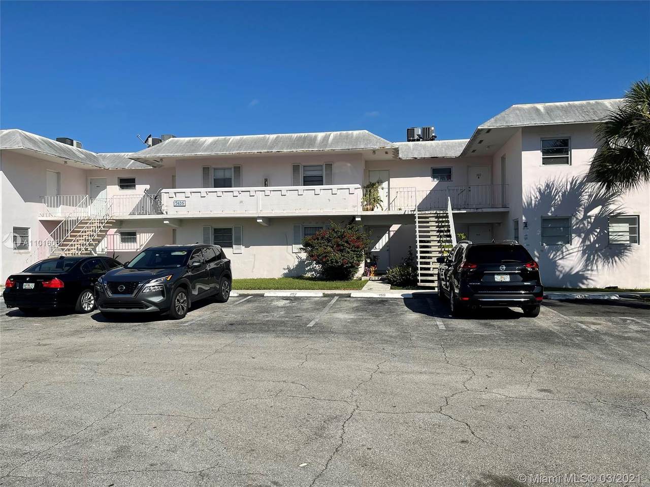 7426 82 ST - Photo 1
