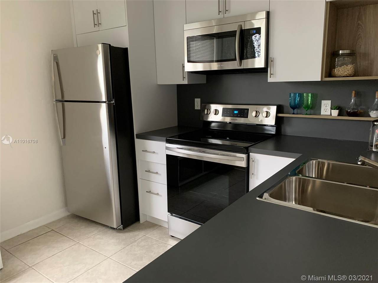 910 Constitution Dr - Photo 1