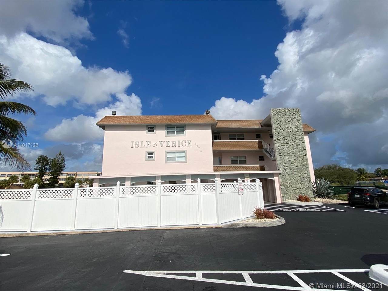 2775 Taft St - Photo 1