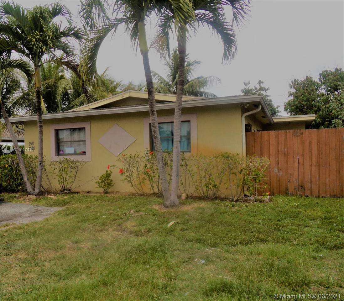 241 40th Ct - Photo 1