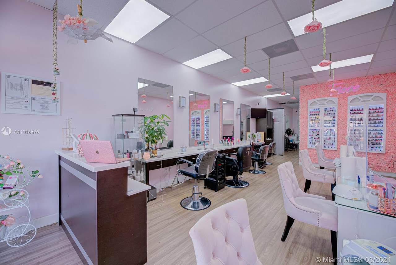 2150 76 St - Photo 1
