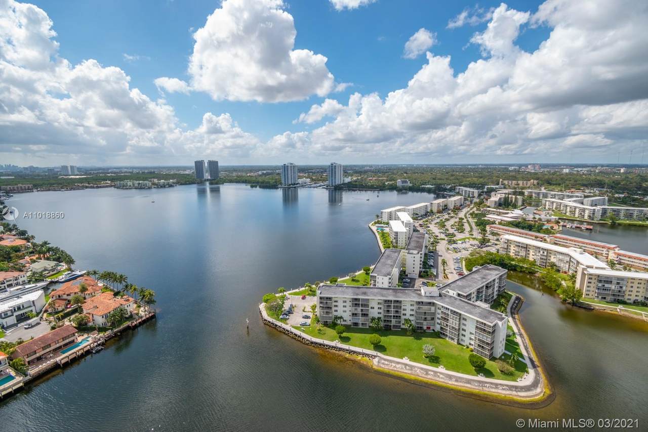 1000 Island Blvd - Photo 1