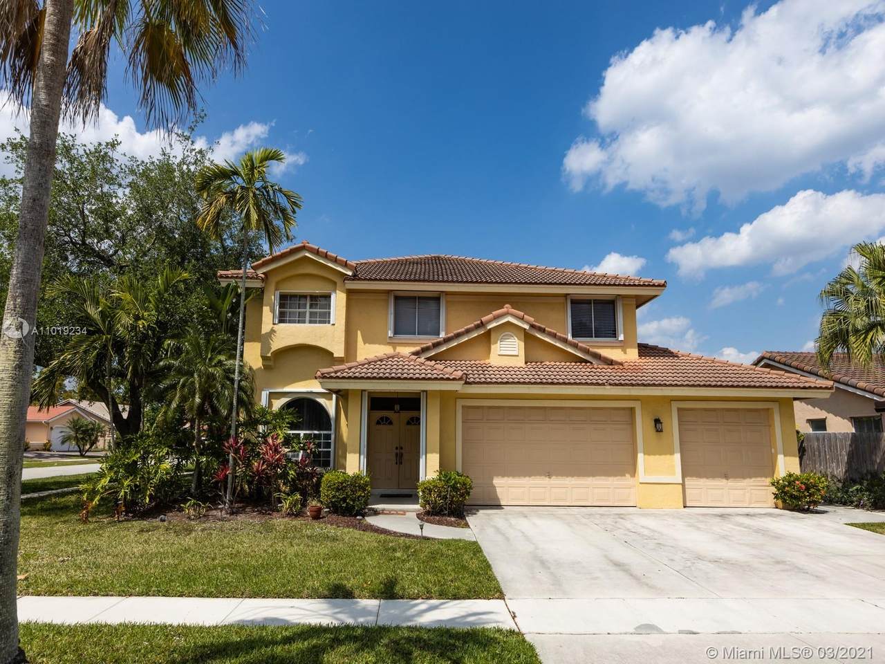 16940 5th Ct - Photo 1