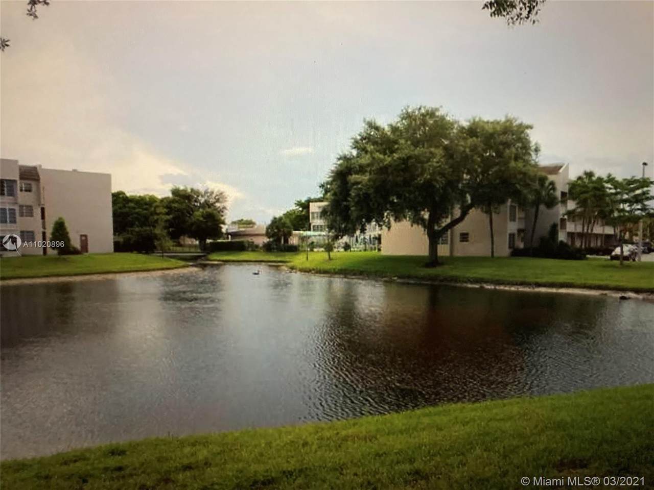 6150 62nd St - Photo 1
