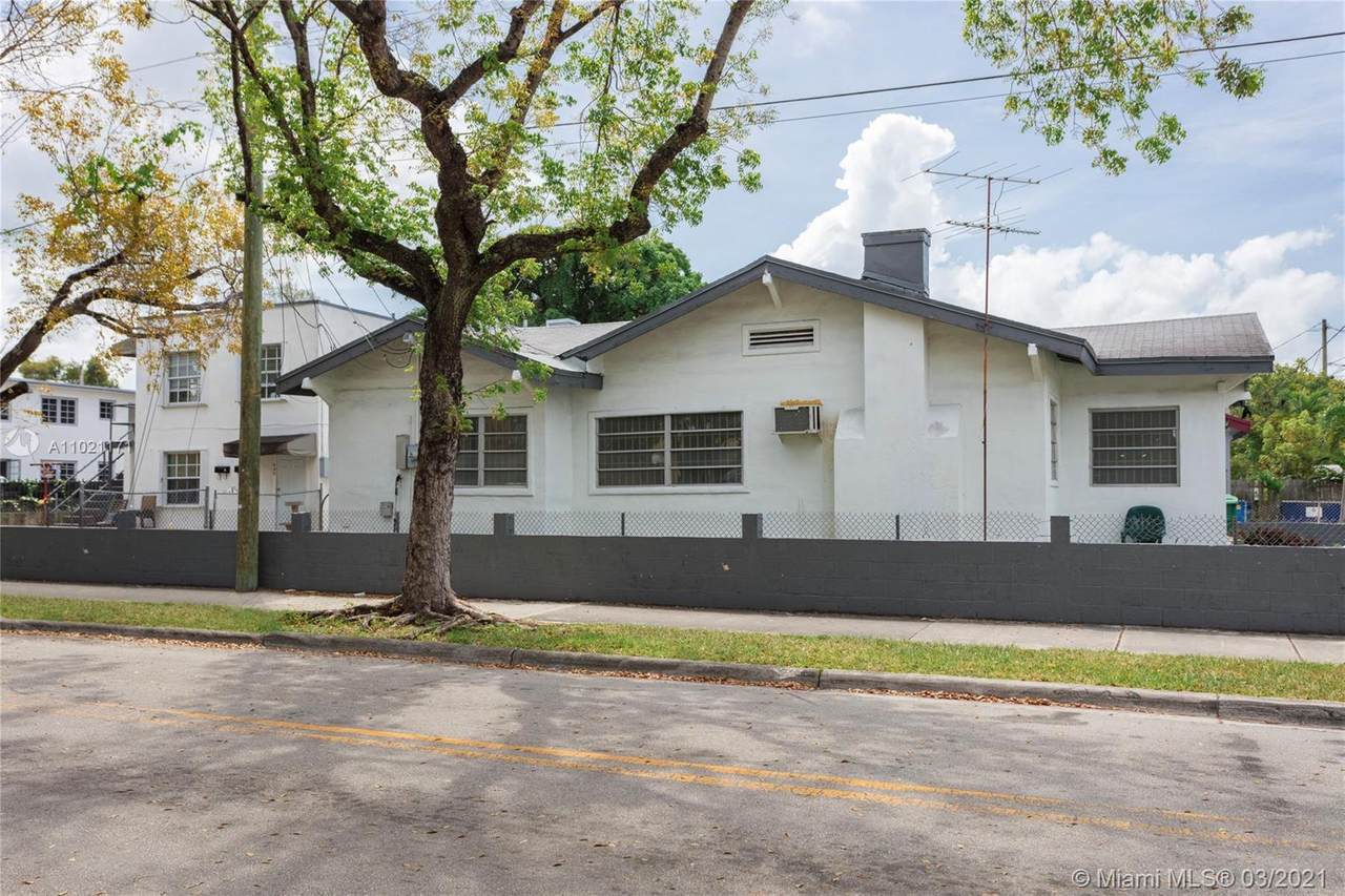203 10th Ave - Photo 1