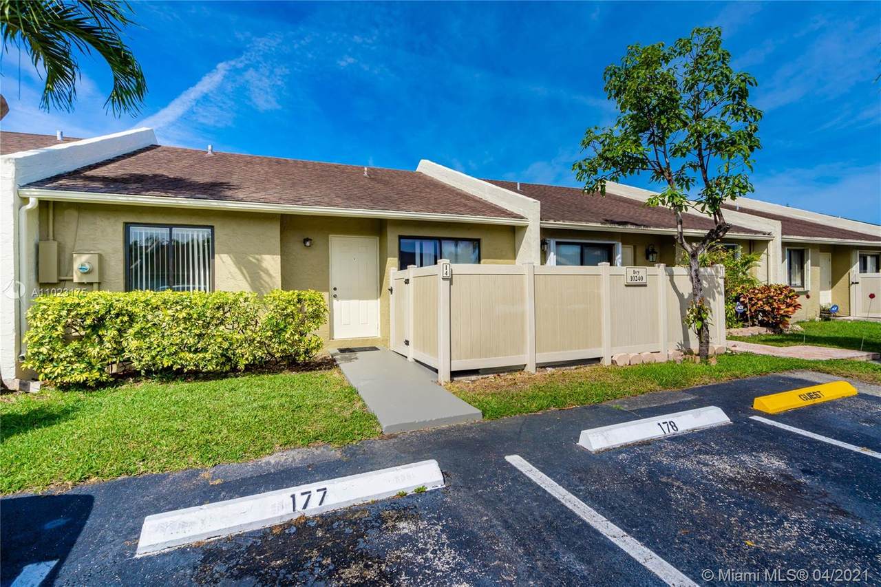 10240 Boca Bnd W - Photo 1