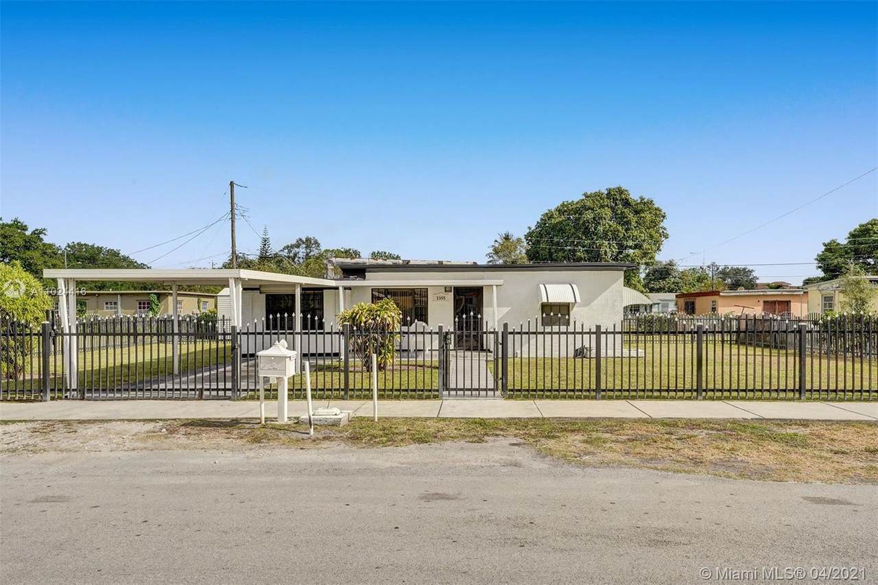 2355 89th Ter - Photo 1