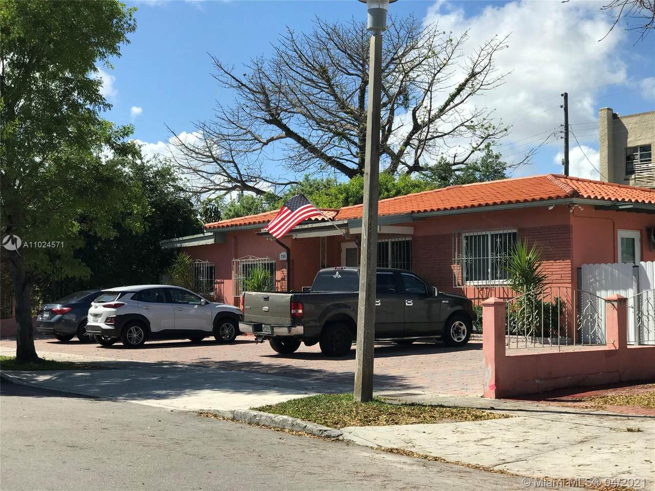 1761 14th St - Photo 1