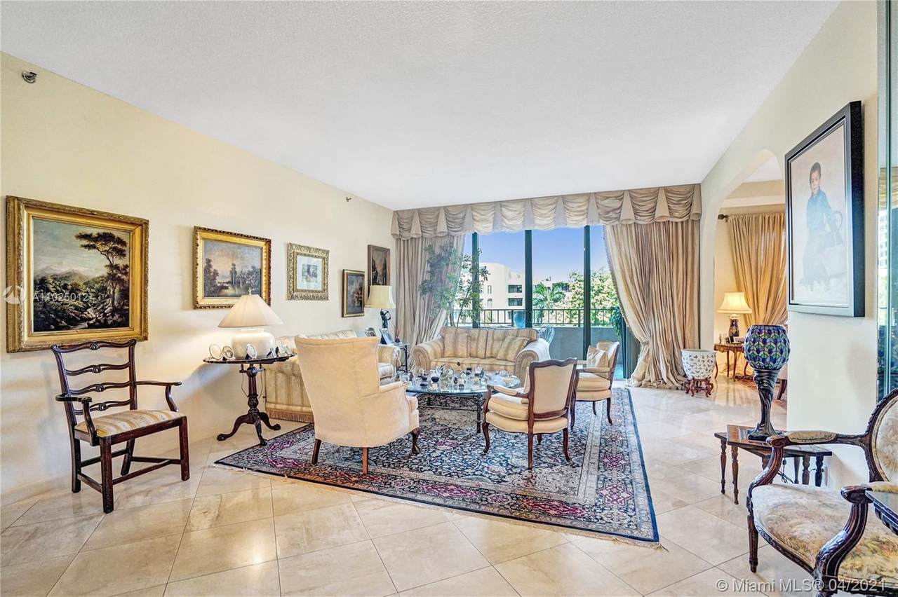 251 Crandon Blvd - Photo 1